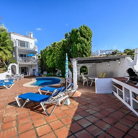 Вилла Chimenea With Pool And Lovely Garden