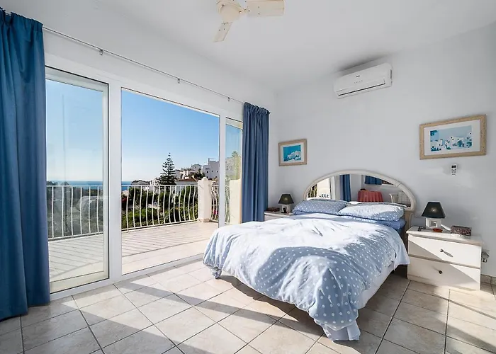 Chimenea With Pool And Lovely Garden *