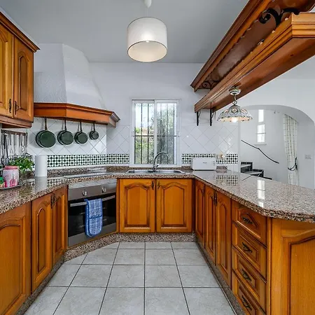 Chimenea With Pool And Lovely Garden Villa *